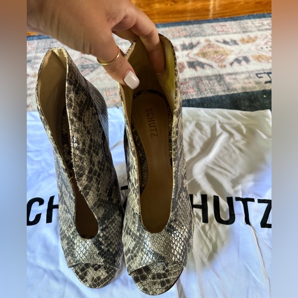 SCHUTZ Python Pumps - Picture 3 of 6